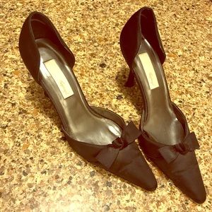 Black high heels with cute toe bow